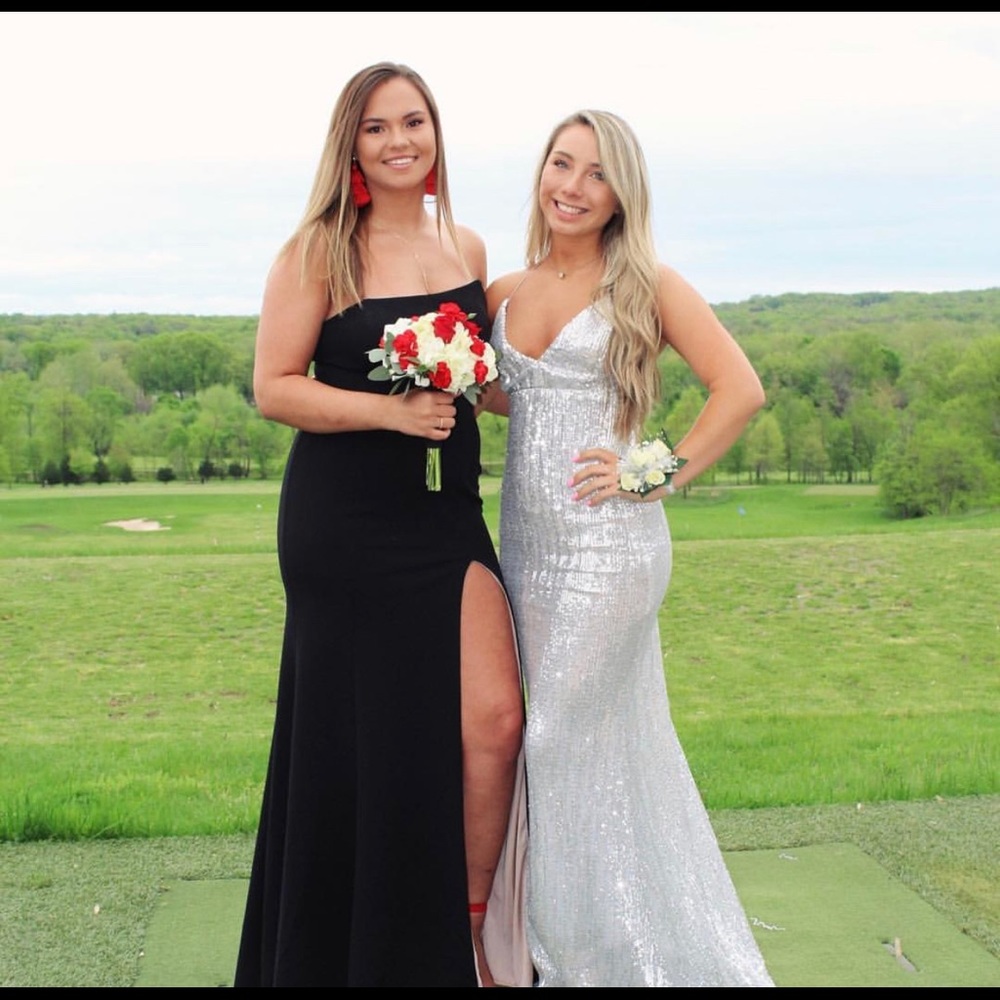 Prom dress ! - Picture 2 of 2